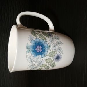 Wedgwood Bone China mug "Clementine" pattern